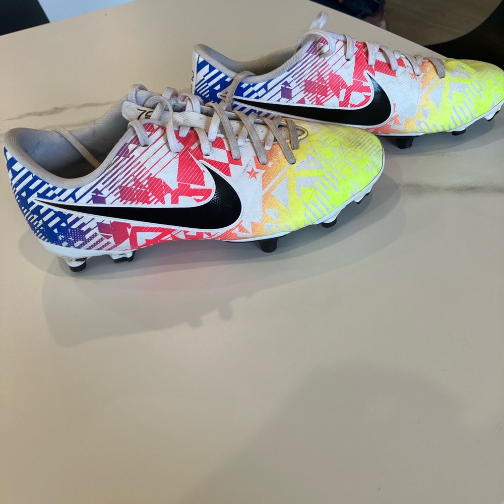 Nike Kids Multicolor Graphic Soccer Cleats